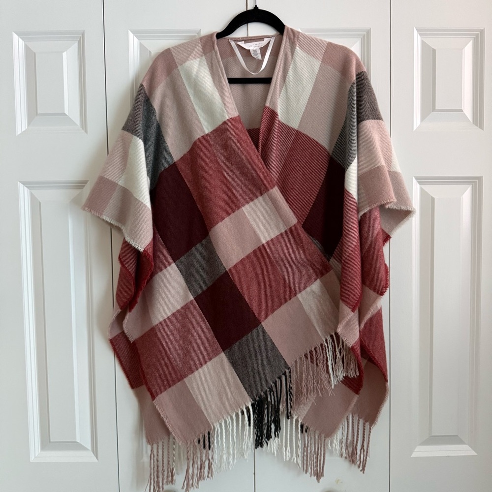 LC Lauren Conrad Soft Knit Sweater
